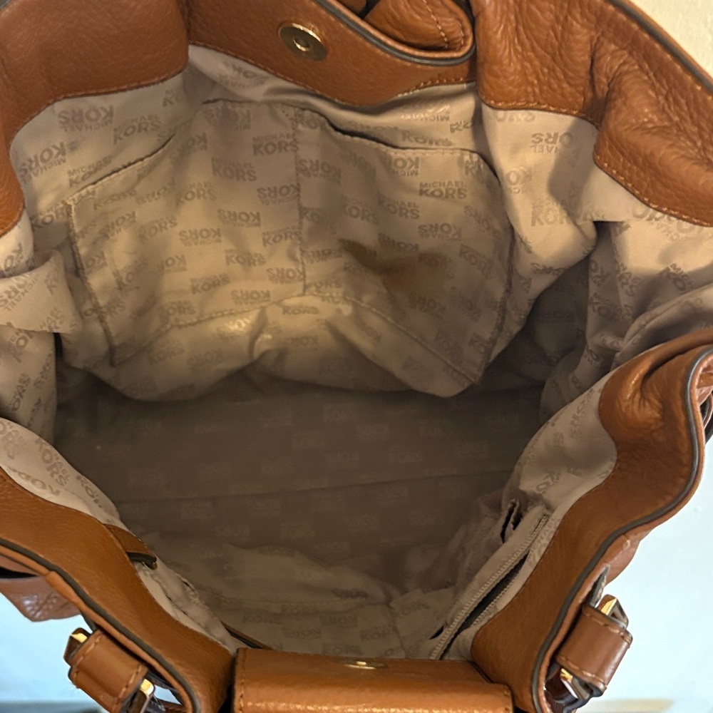 Michael Kors Gansevoort Chestnut Leather large Tote - Picture 5 of 9